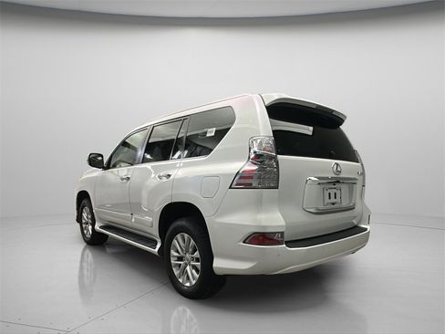 Used 2018 Lexus GX 460 Premium w/ Premium Package image 6