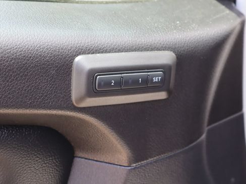 Used 2024 Nissan Titan PRO-4X w/ Pro-4x Convenience Package AWD/4WD image 21