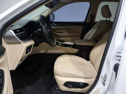 Used 2022 Jeep Grand Cherokee L Limited image 9