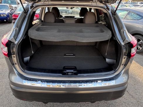 Used 2021 Nissan Rogue Sport SV image 6