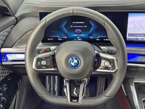 Used 2024 BMW i7 xDrive60 image 22