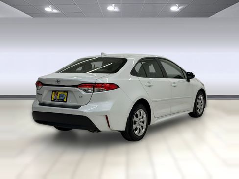 Used 2023 Toyota Corolla LE w/ Carpet Mat Package (TMS) FWD image 7