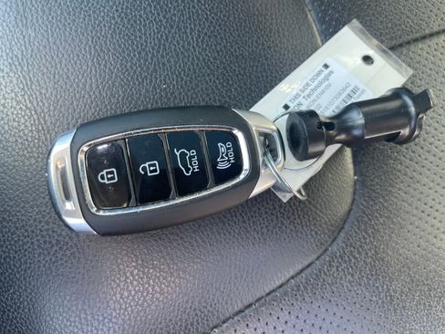 Used 2019 Hyundai Santa Fe SEL w/ Cargo Package image 31