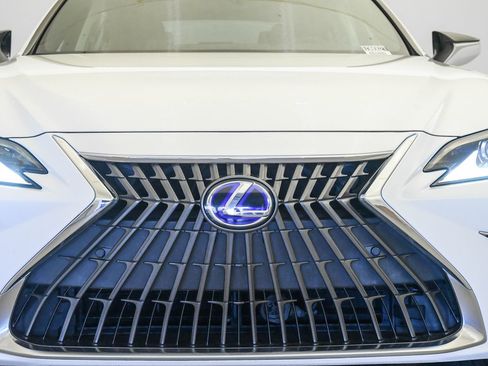 Used 2022 Lexus ES 300h w/ Premium Package FWD image 7