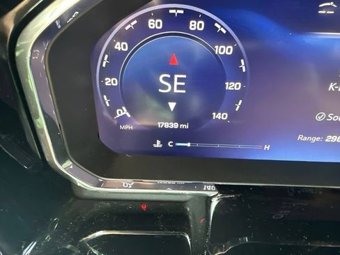 Used 2026 Chevrolet Silverado 1500 High Country AWD/4WD image 29
