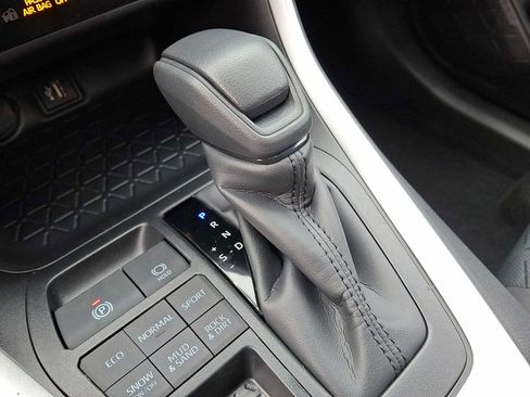 New 2025 Toyota RAV4 XLE image 15