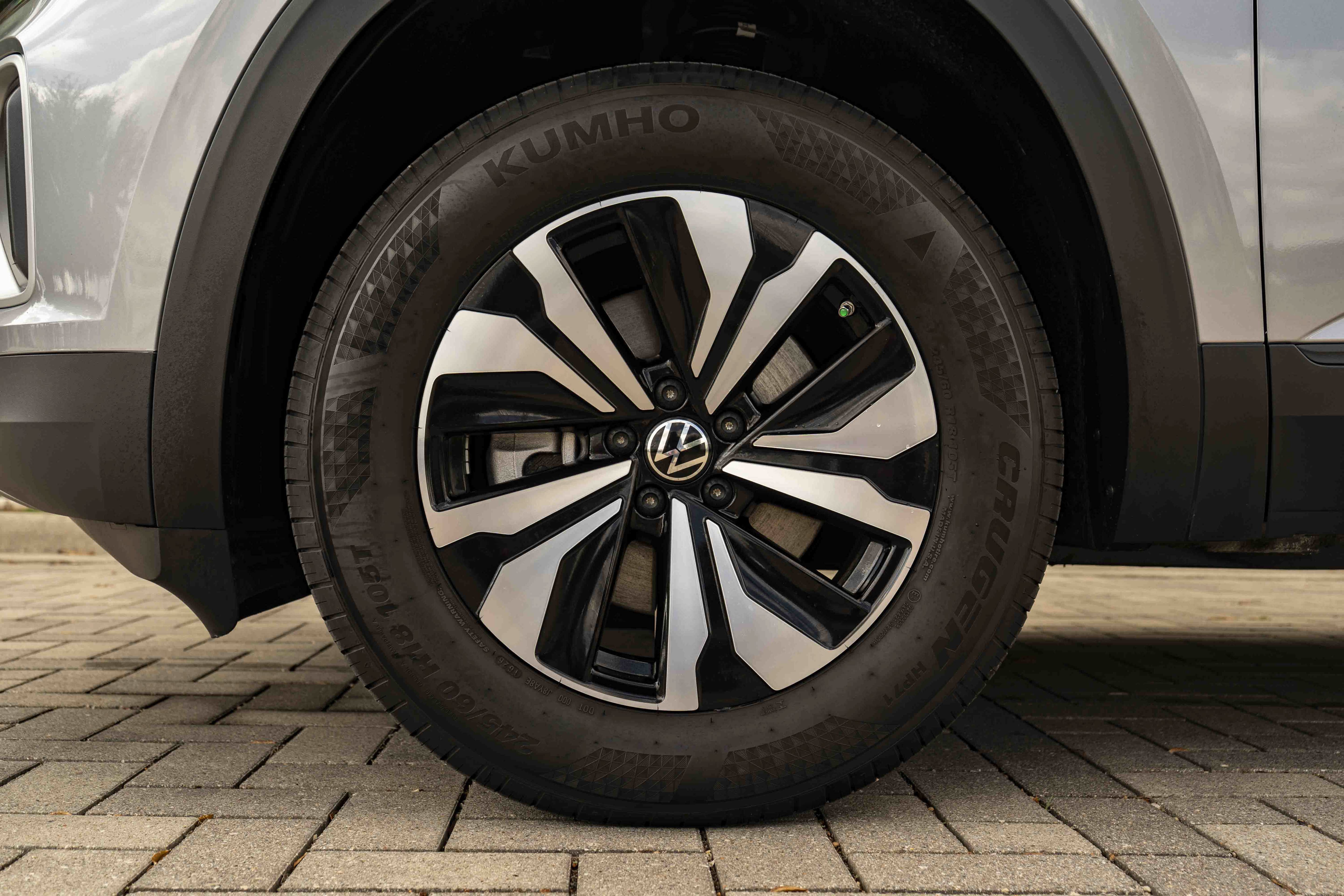 Certified 2026 Volkswagen Atlas SE FWD image 13