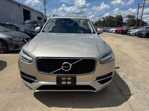 Used 2018 Volvo XC90 T6 Momentum image 3