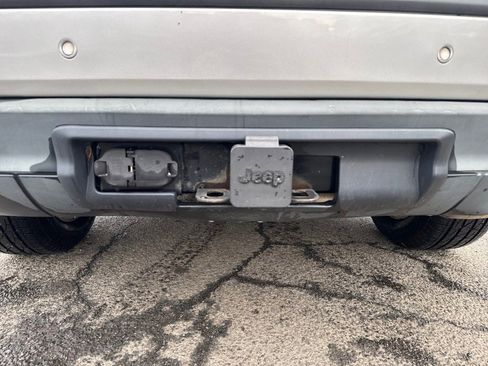 Used 2012 Jeep Grand Cherokee Laredo image 32