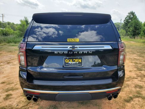 Used 2021 Chevrolet Suburban High Country w/ Premium Package AWD/4WD image 16