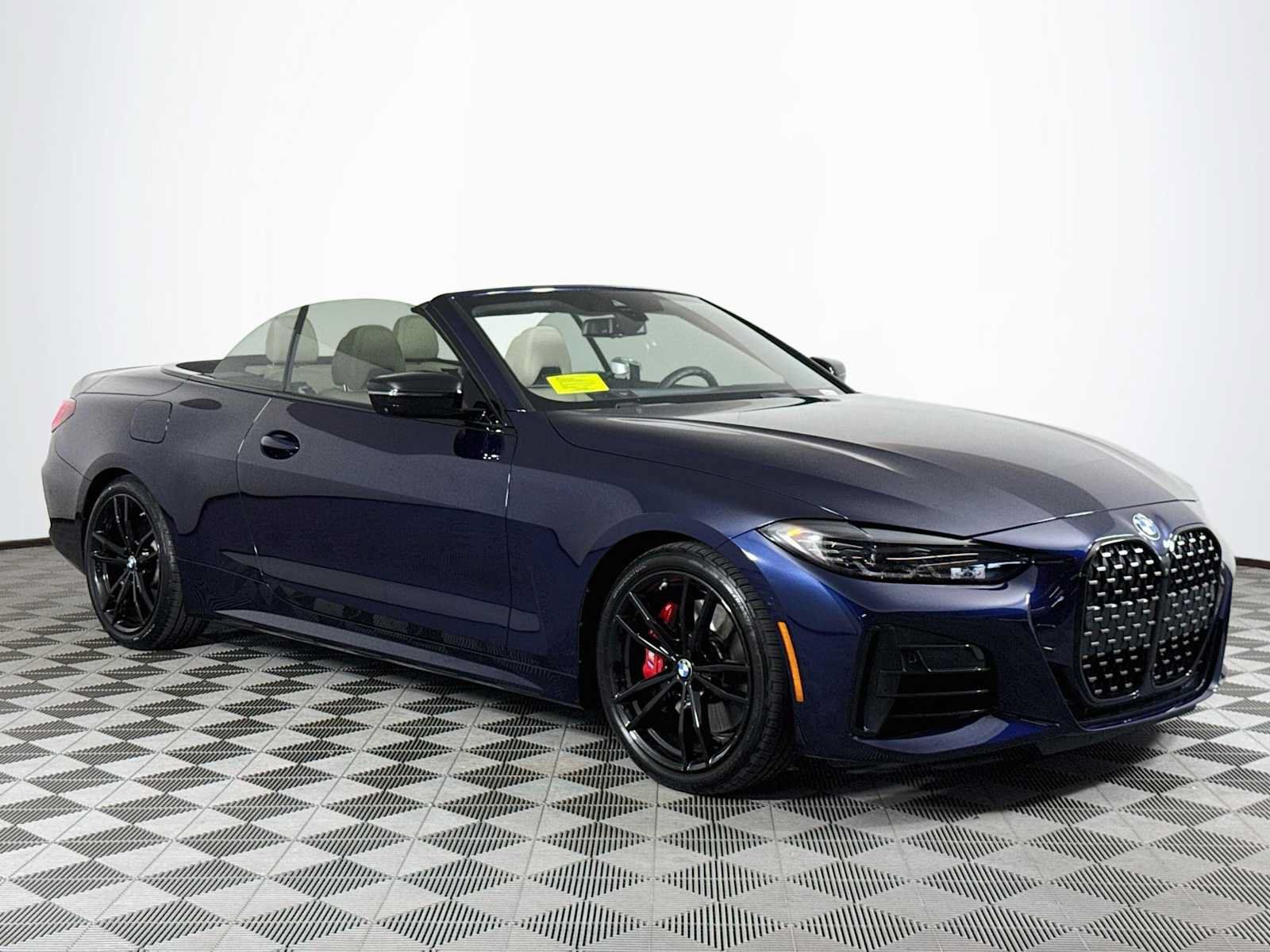 Used 2024 BMW M440i Convertible w/ Premium Package RWD image 3