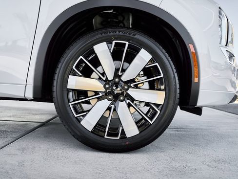 New 2026 Mitsubishi Outlander SEL image 12