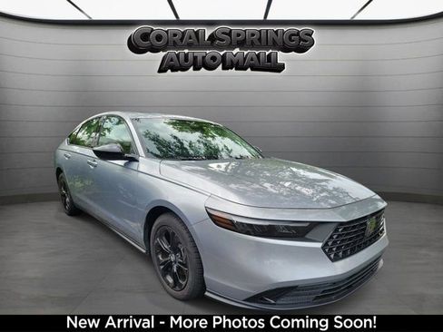 Used 2025 Honda Accord SE image 1