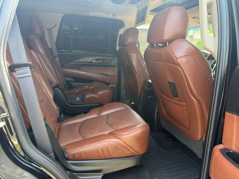 Used 2017 Cadillac Escalade Premium Luxury AWD/4WD image 19