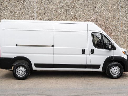 Used 2023 RAM ProMaster 2500 FWD image 7