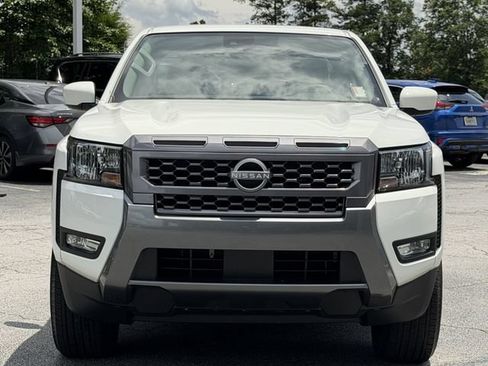 Used 2025 Nissan Frontier SV w/ SV Convenience Package RWD image 9