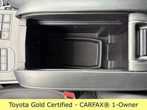 Certified 2024 Toyota Highlander LE image 29