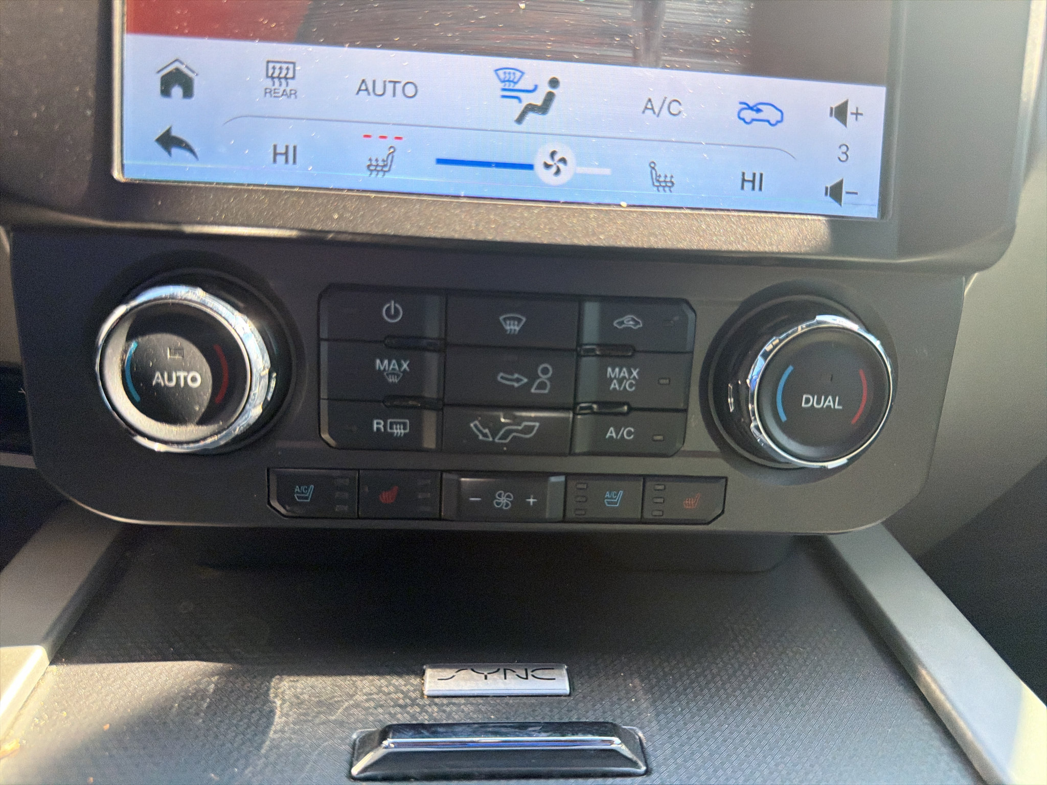 Used 2015 Ford F150 Lariat AWD/4WD image 17