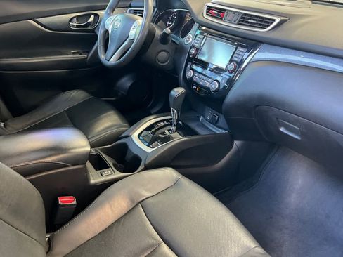 Used 2014 Nissan Rogue SL w/ SL Premium Package image 17