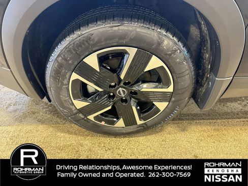 Used 2025 Nissan Kicks SV w/ SV Premium Package image 6