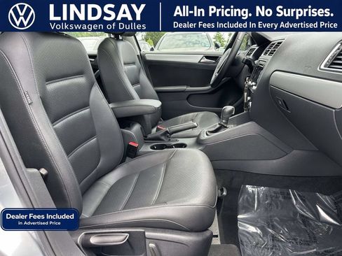 Used 2013 Volkswagen Jetta SE FWD image 12