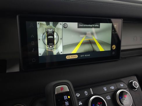 Used 2024 Land Rover Defender 110 S image 29