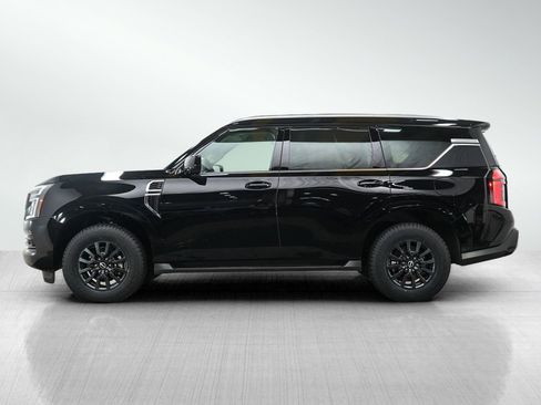 Used 2025 Nissan Armada SV AWD/4WD image 2