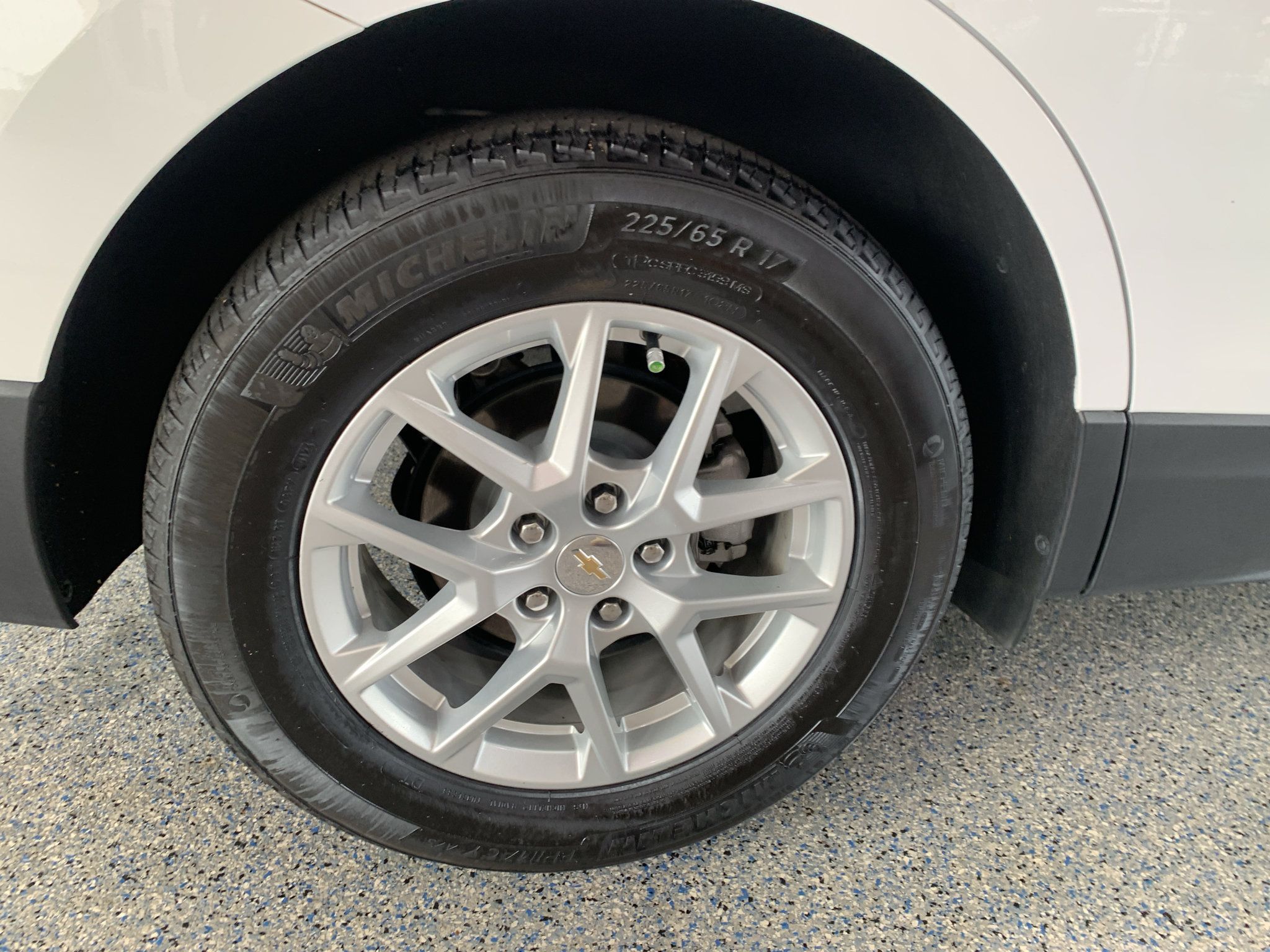 Used 2024 Chevrolet Equinox LS FWD image 32
