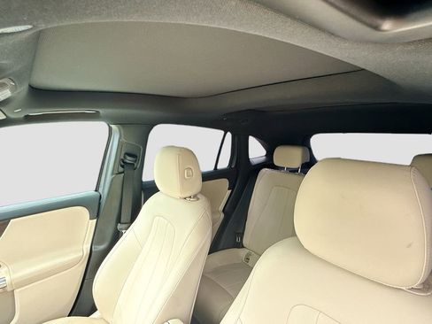 Used 2021 Mercedes-Benz GLA 250 w/ Premium Package image 26