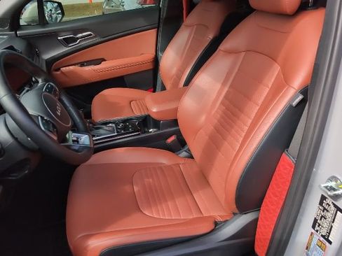 Used 2023 Kia Sportage SX image 9