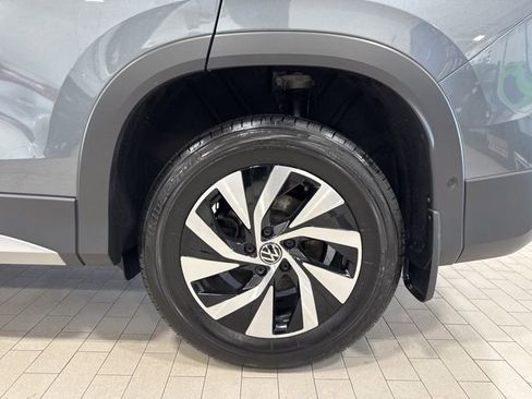 Used 2025 Volkswagen Tiguan S image 21