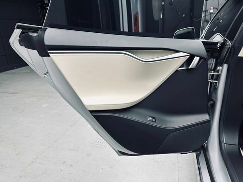 Used 2018 Tesla Model S 100D AWD/4WD image 28