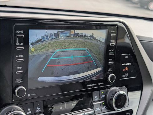 Used 2022 Toyota Highlander XLE image 13