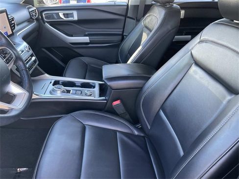 Used 2022 Ford Explorer XLT w/ Equipment Group 202A image 23