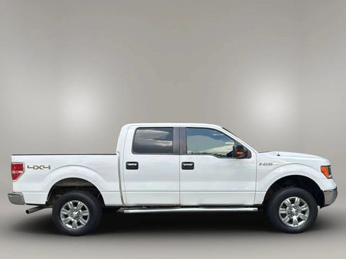 Used 2011 Ford F150 XLT w/ XLT Chrome Pkg AWD/4WD image 2