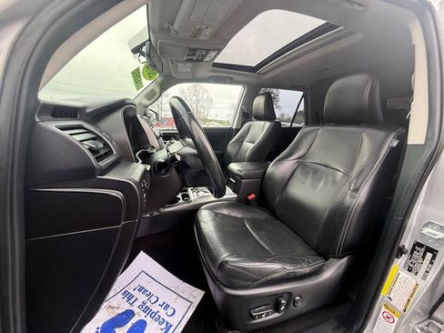 Used 2014 Toyota 4Runner Limited image 8