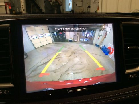 Used 2024 Chrysler Pacifica Touring-L image 29