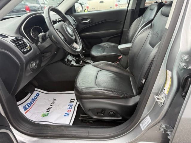 Used 2017 Jeep Compass Limited w/ Navigation Group AWD/4WD image 25