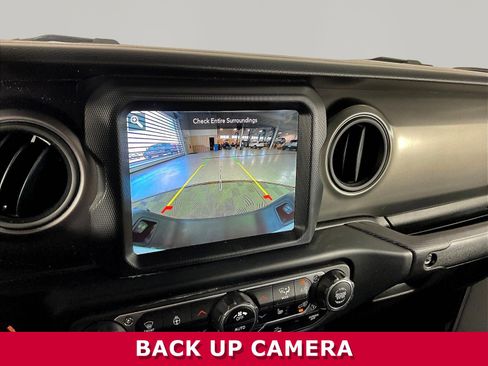 Used 2023 Jeep Gladiator Sport AWD/4WD image 14