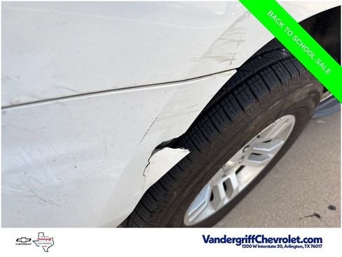 Used 2018 Chevrolet Suburban LT RWD image 8