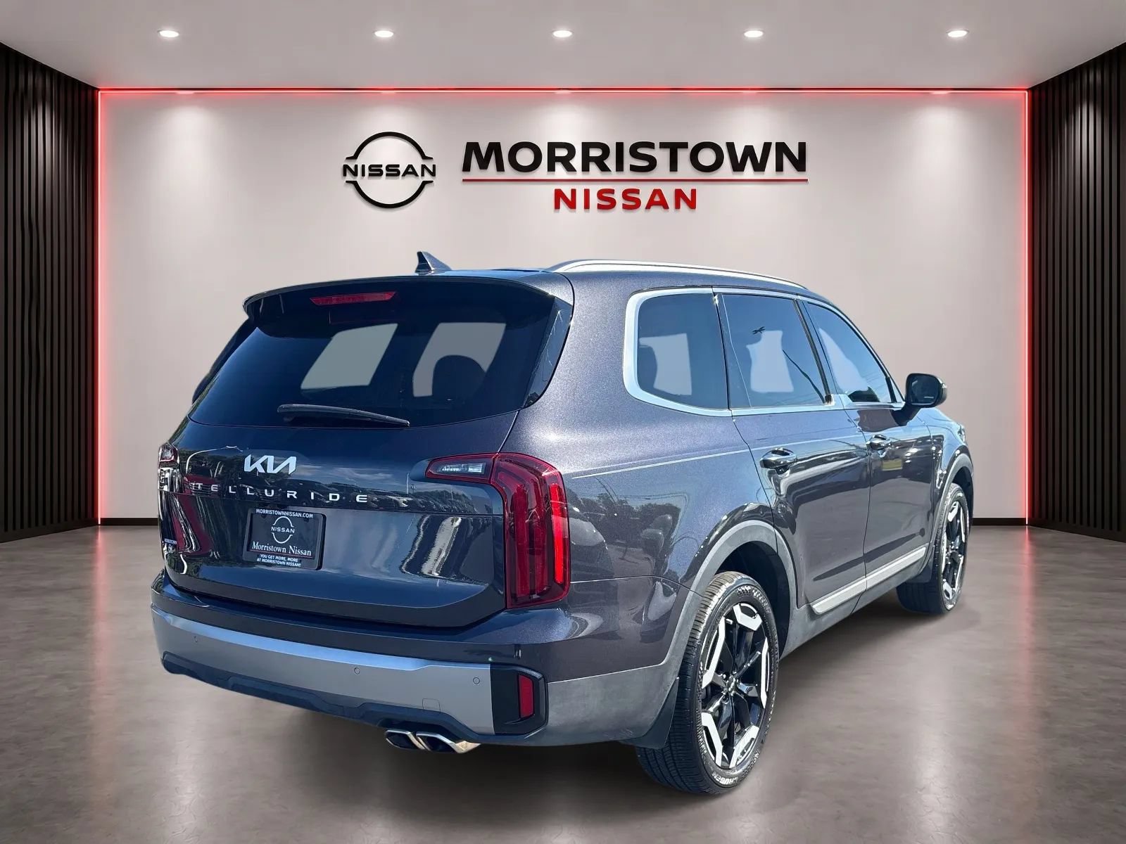 Used 2025 Kia Telluride S FWD image 3