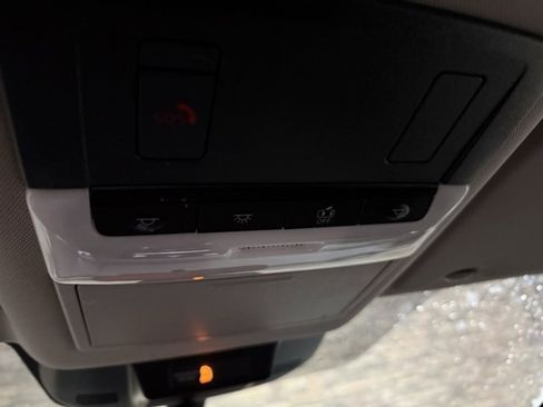 Certified 2025 Nissan Rogue SV image 28