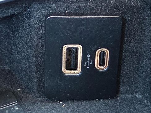 Used 2023 Lincoln Corsair Reserve w/ Equipment Group 201A image 17