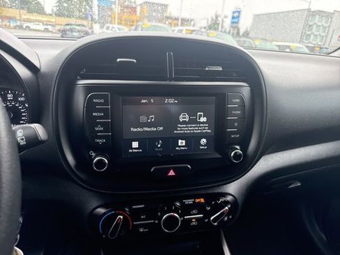 Certified 2021 Kia Soul S image 16