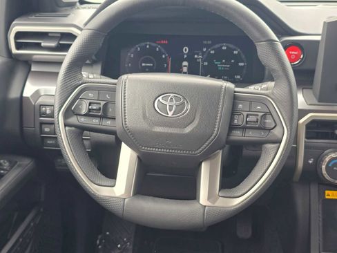 Used 2025 Toyota Tacoma TRD Off-Road w/ TRD Off Road Upgrade Package AWD/4WD image 19