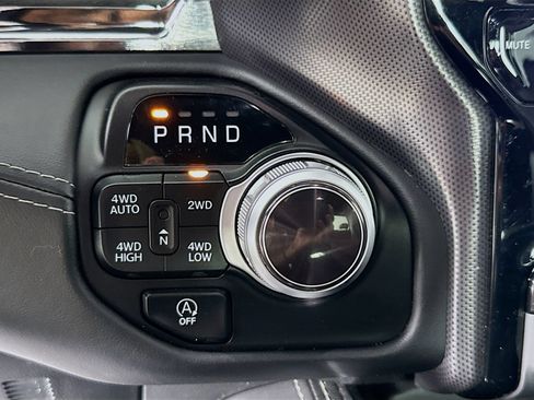 Used 2022 RAM 1500 Limited AWD/4WD image 17