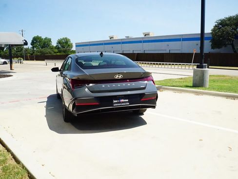 New 2026 Hyundai Elantra Limited FWD image 6