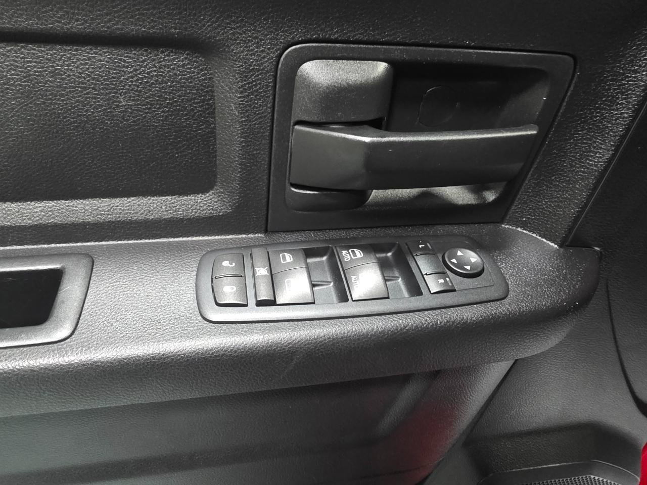Used 2016 RAM 1500 Express w/ Popular Equipment Group AWD/4WD image 19