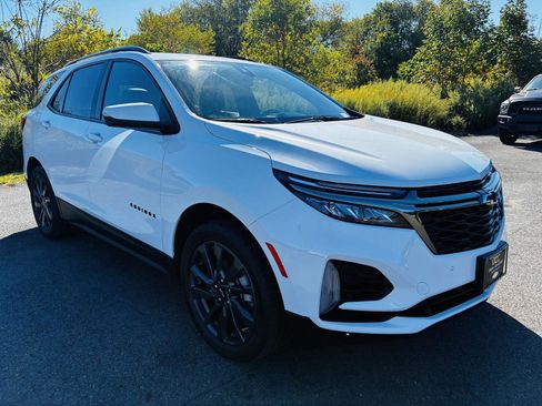 Used 2022 Chevrolet Equinox RS w/ RS Leather Package image 10