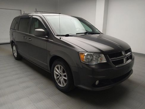 Used 2018 Dodge Grand Caravan SXT FWD image 13